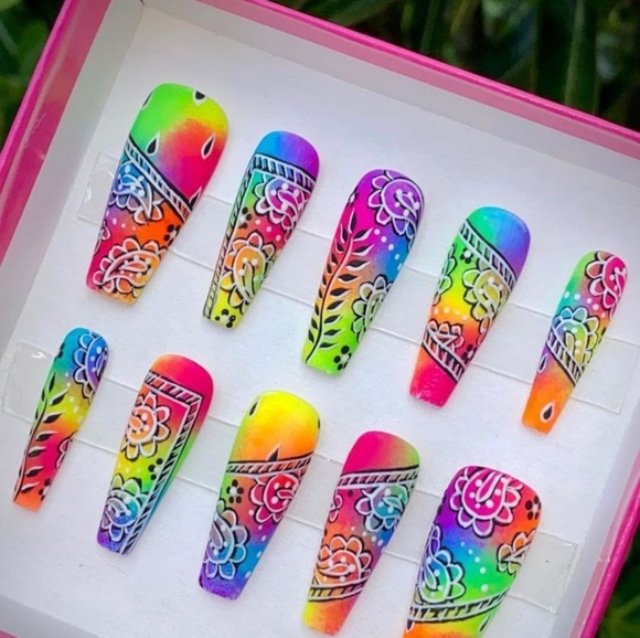 Press on nails - Picture 1 of 1